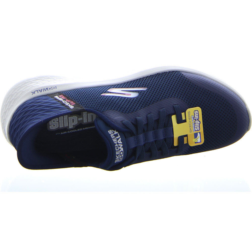 GO WALK FLEX - HANDS UP